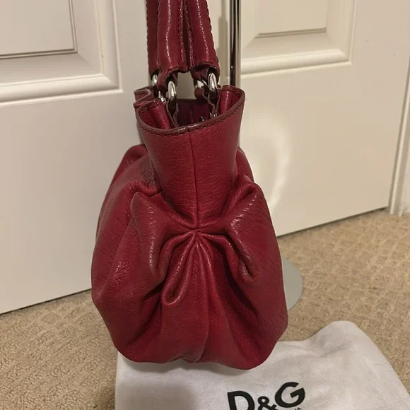 Dolce & Gabbana Lisa Pleated Red Grain Leather Bag With Compact & Dustbag - Picture 4 of 14